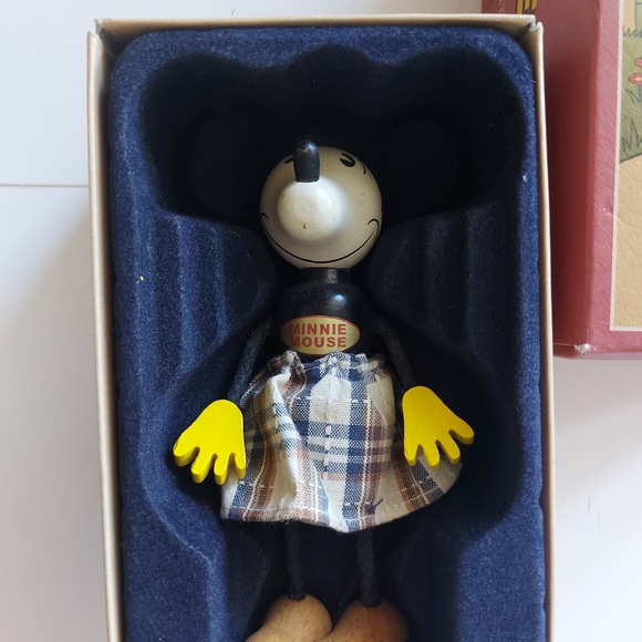 ⭐RARE⭐Vintage 1970s Wooden Minnie Mouse Doll - Picture 2 of 5